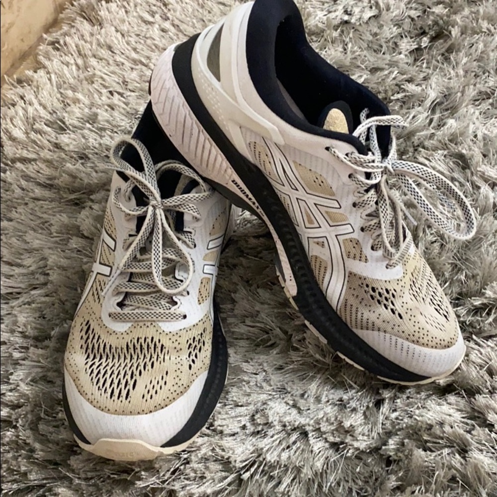 ASICS Kayano